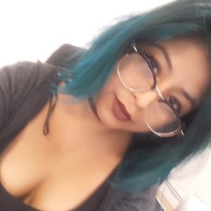 Meet your Posher, Yesenia